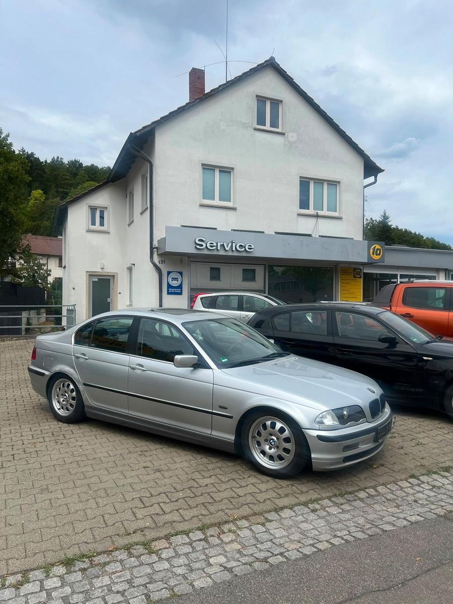 BMW 320
