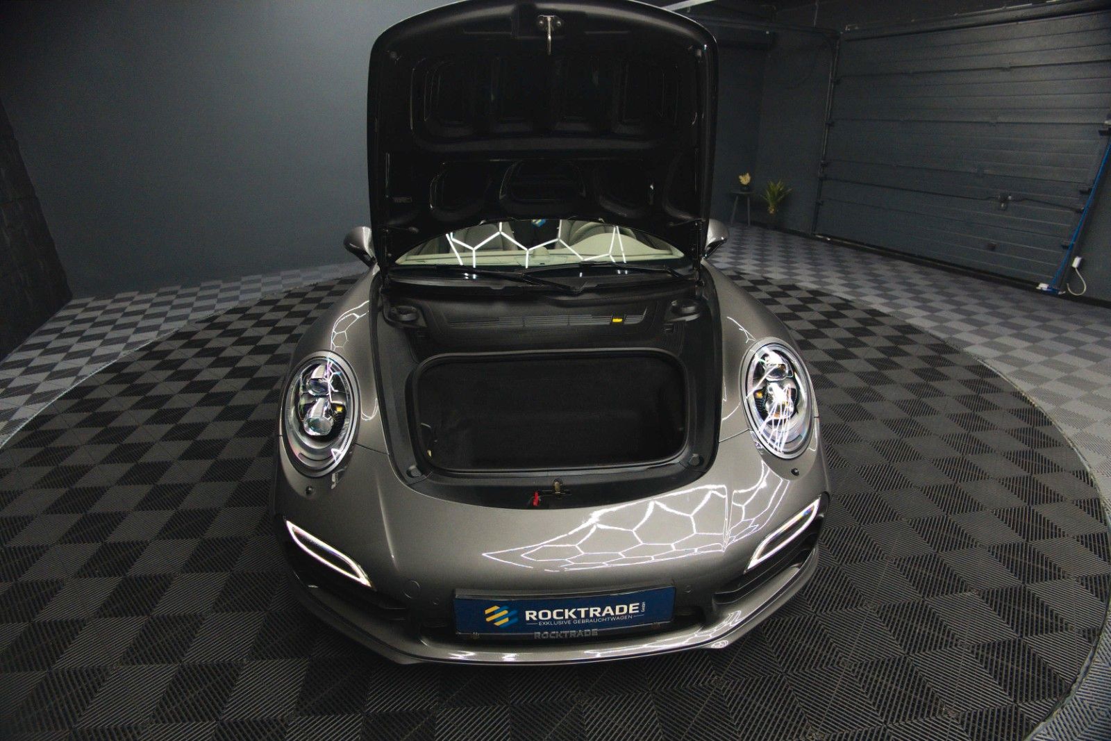 Fahrzeugabbildung Porsche 991 911 Turbo S Coupe Chrono+ | Ceramic | Carbon