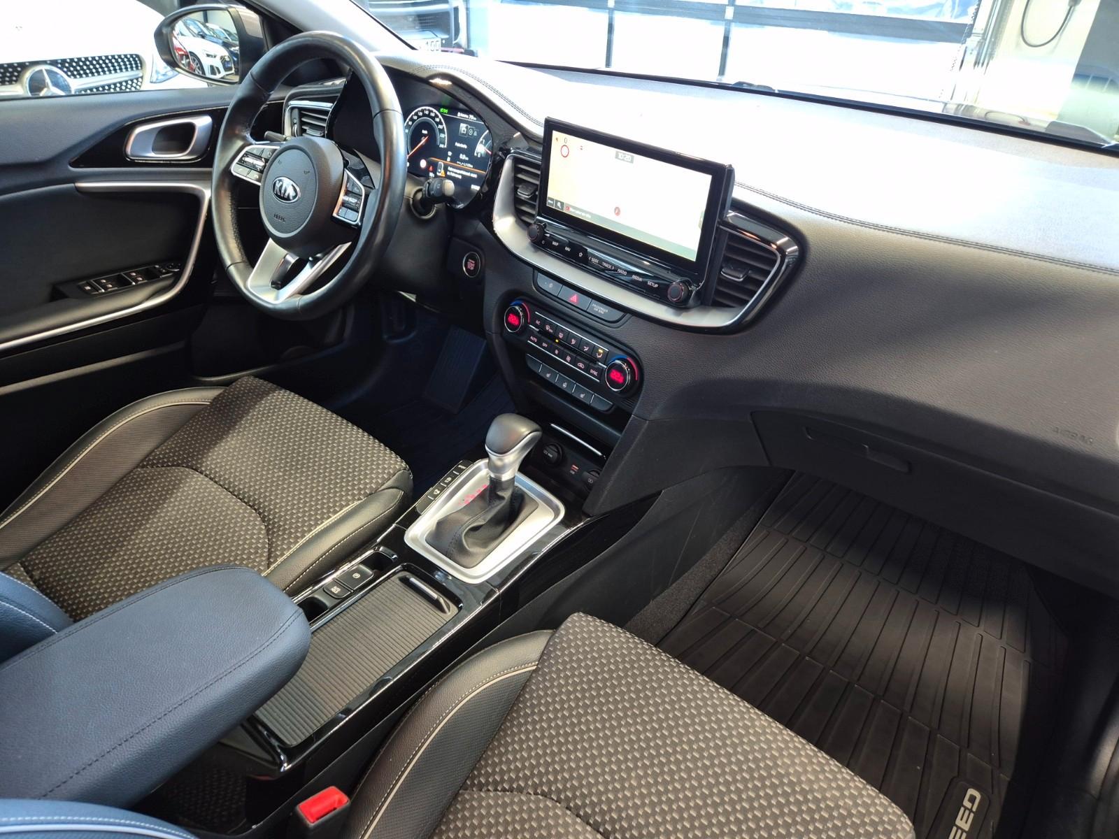 Kia XCEED AUT TEILLEDER NAVI SITZHZ CAMERA SPURPAKET