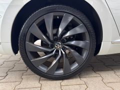 VW Arteon 2.0 TDI SB R-Line 4M*PANO*360*ACC*DCC* VW Arteon 2.0 TDI SB R-Line 4M*PANO*360*ACC*DCC*