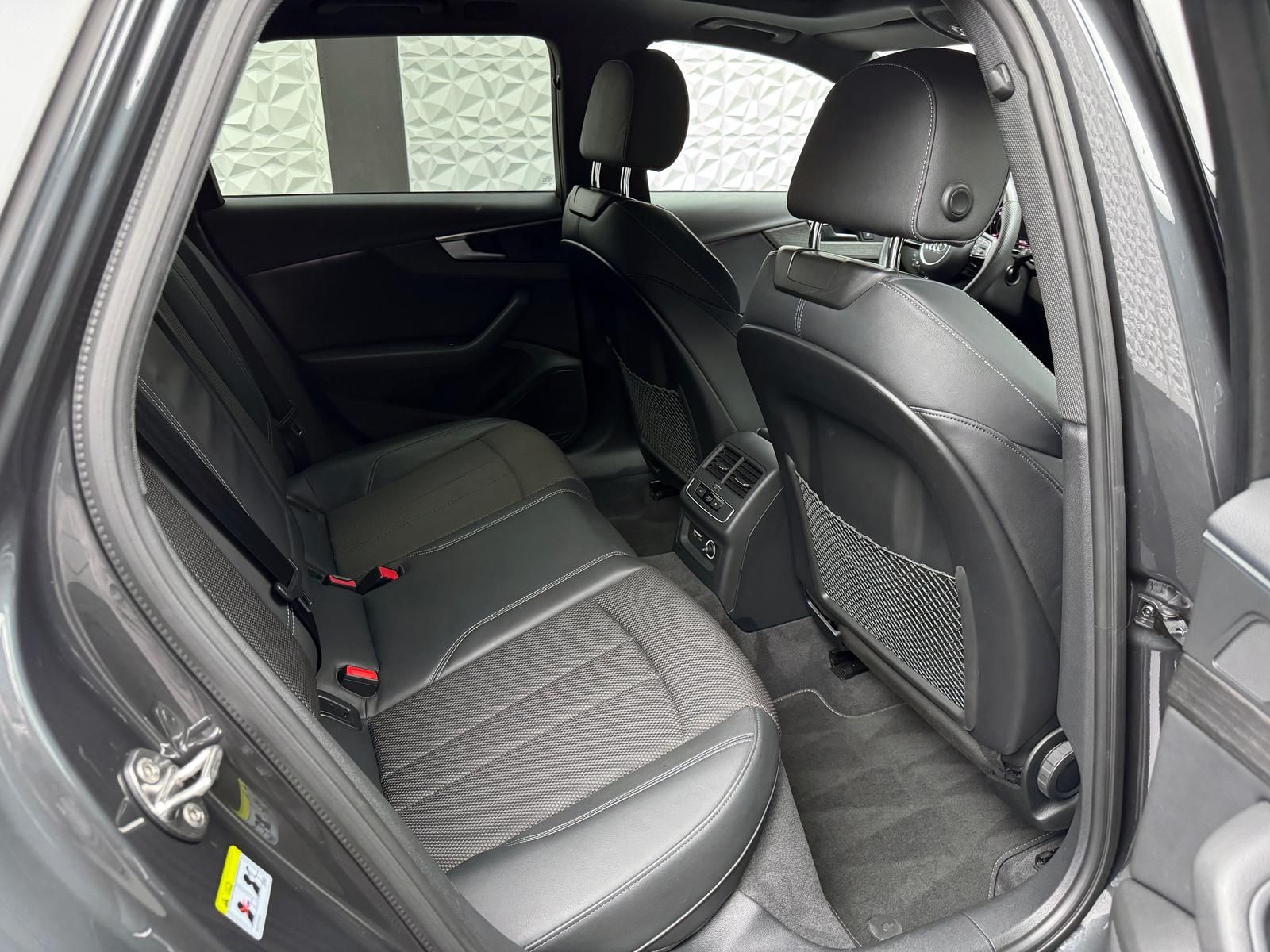 Fahrzeugabbildung Audi A4*40 TDI*S-LINE*PANO*MTRX*ACC*KEY*VIRTUAL*RCAM