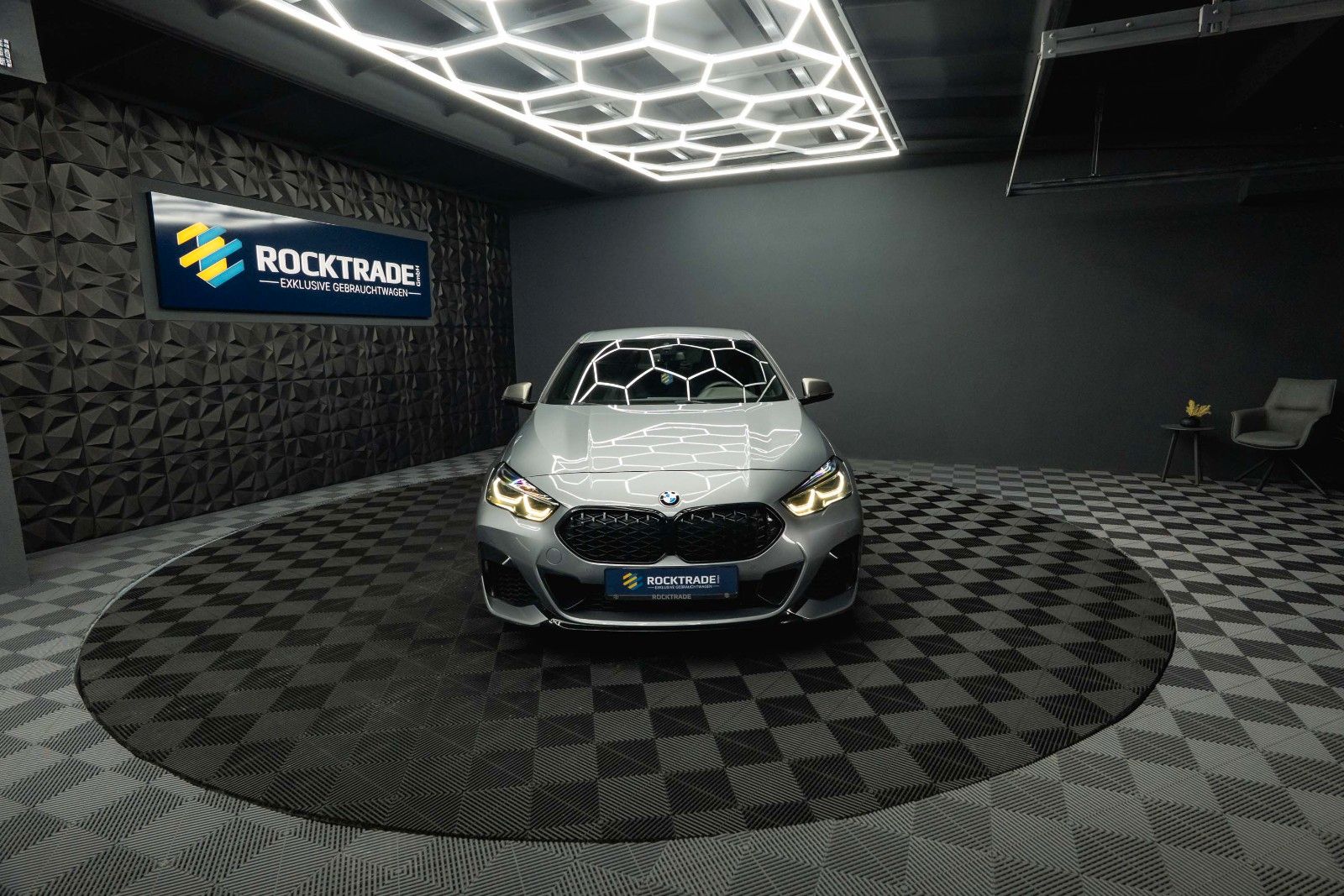 Fahrzeugabbildung BMW M235i xDrive M-Sport Pro Performance Shadow LED