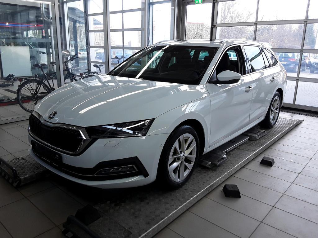 Skoda Octavia Combi Style 4x4 Pano Matrix HUD AHK Styl