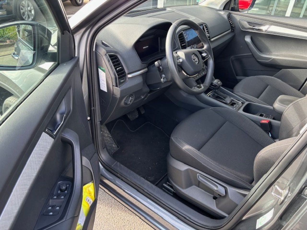 SKODA Karoq 1.5 TSI ACT Selection AHK Navi ACC