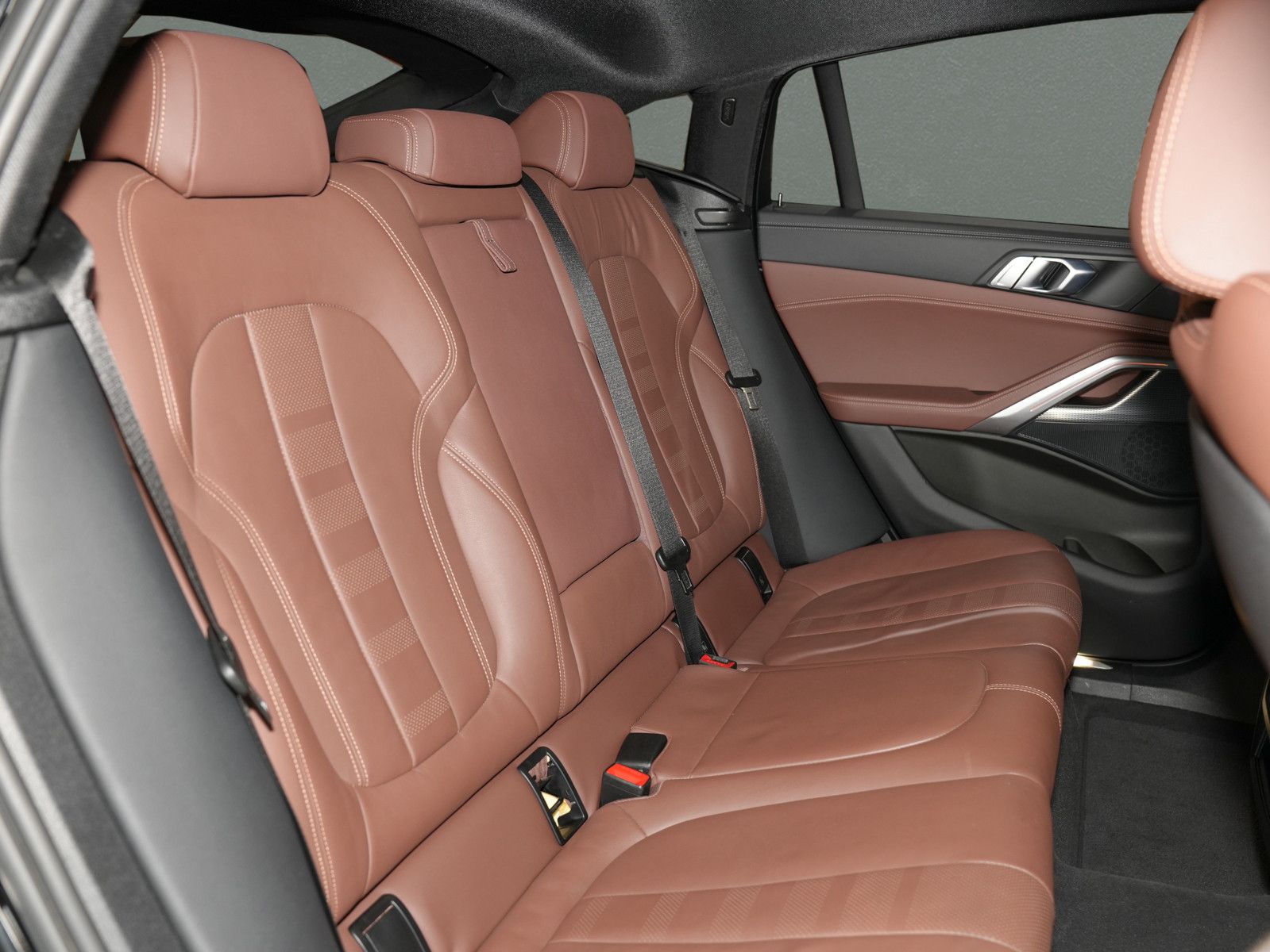 Fahrzeugabbildung BMW X6 M-Sport - 21"Y-M|LiveCockpitPro|Vernasca|360°