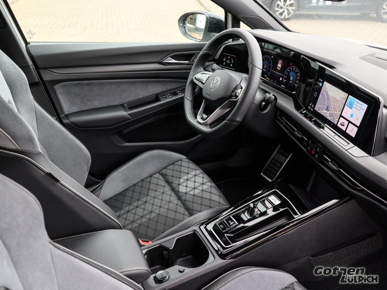 Fahrzeugabbildung Volkswagen Golf VIII R-Line 1.5 eTSI DSG Klima Navi LED