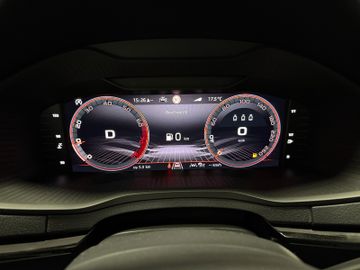 Fahrzeugverkauf 15 Skoda Karoq Sportline 1.5 AHK*Pano*19 Zoll*Matrix