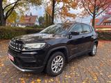 Jeep Compass Altitude Mild-Hybrid FWD - Jeep Compass Altitude mit Hybrid-Antrieb (Benzin/Elektro)