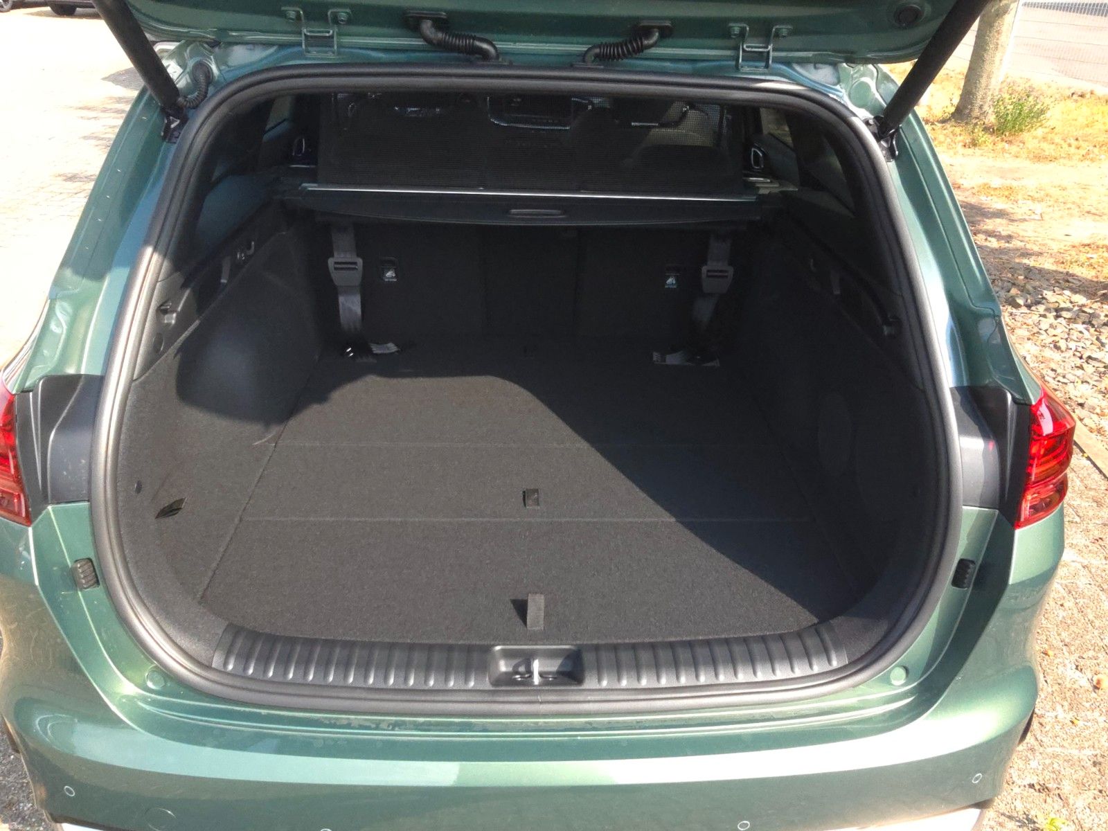 Fahrzeugabbildung Kia CEED_SW 1.5T DCT7 GTL TEC LEDER GD 18Z