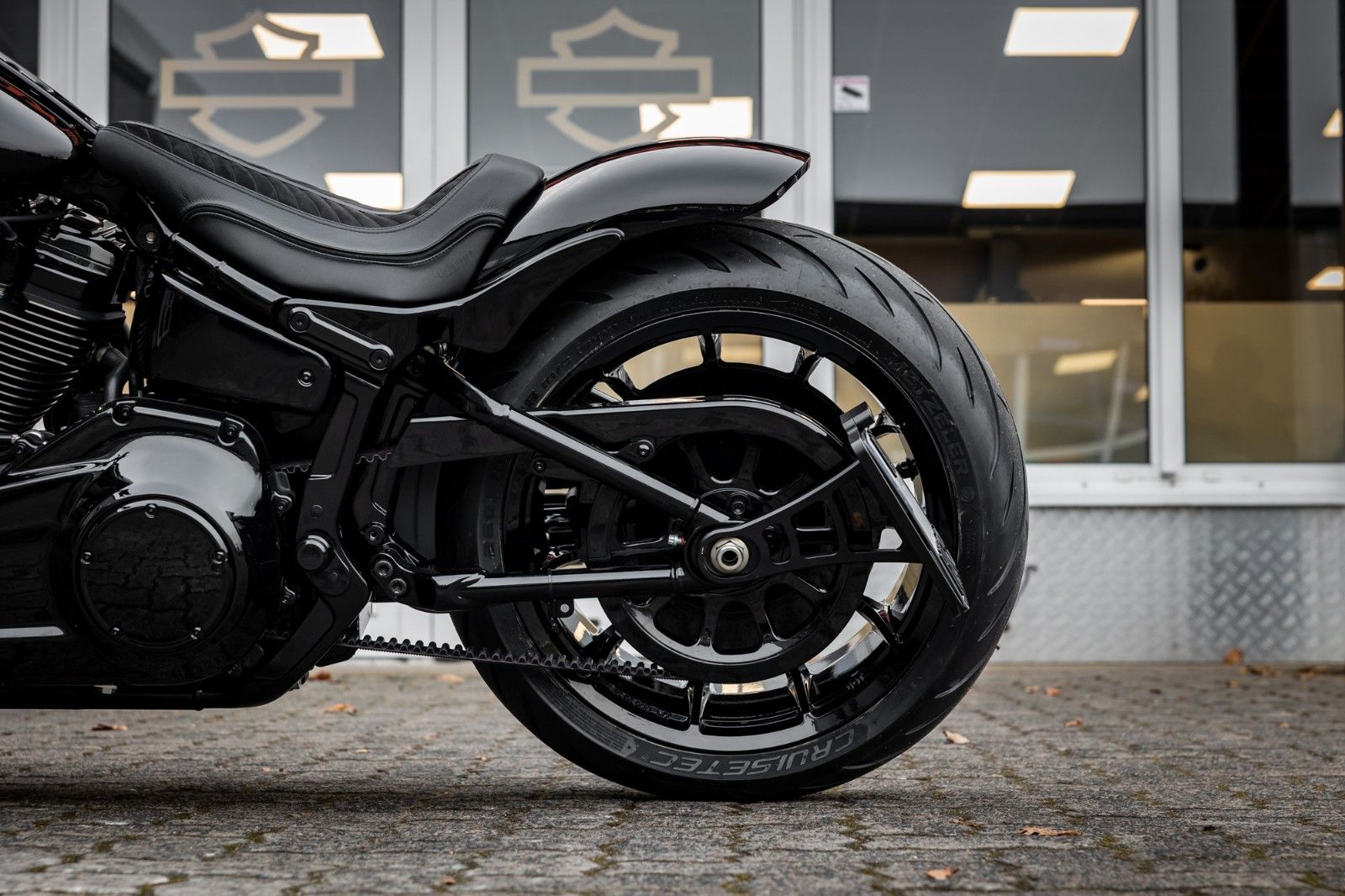 Fahrzeugabbildung Harley-Davidson DARK BOY FLFBS BLACK 117 MY25-H-D Kiel Custom