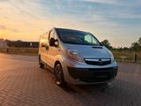 Andere Opel Vivaro 2.5 Automatik+Navi+Klima+CAMPE... - Andere mit Diesel-Antrieb: Kleinbus