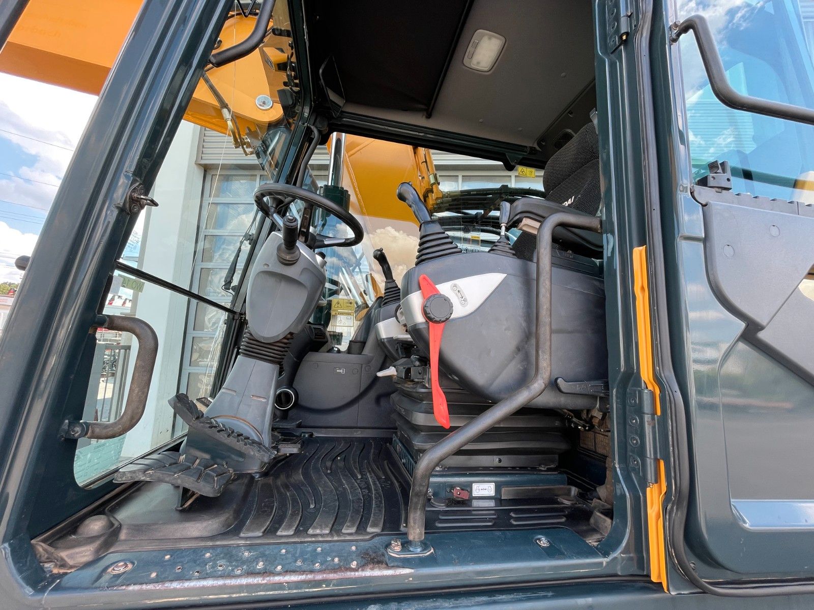 Fahrzeugabbildung Hyundai HW 180 / 3.054h / hydr. Grabenräumer / Klima