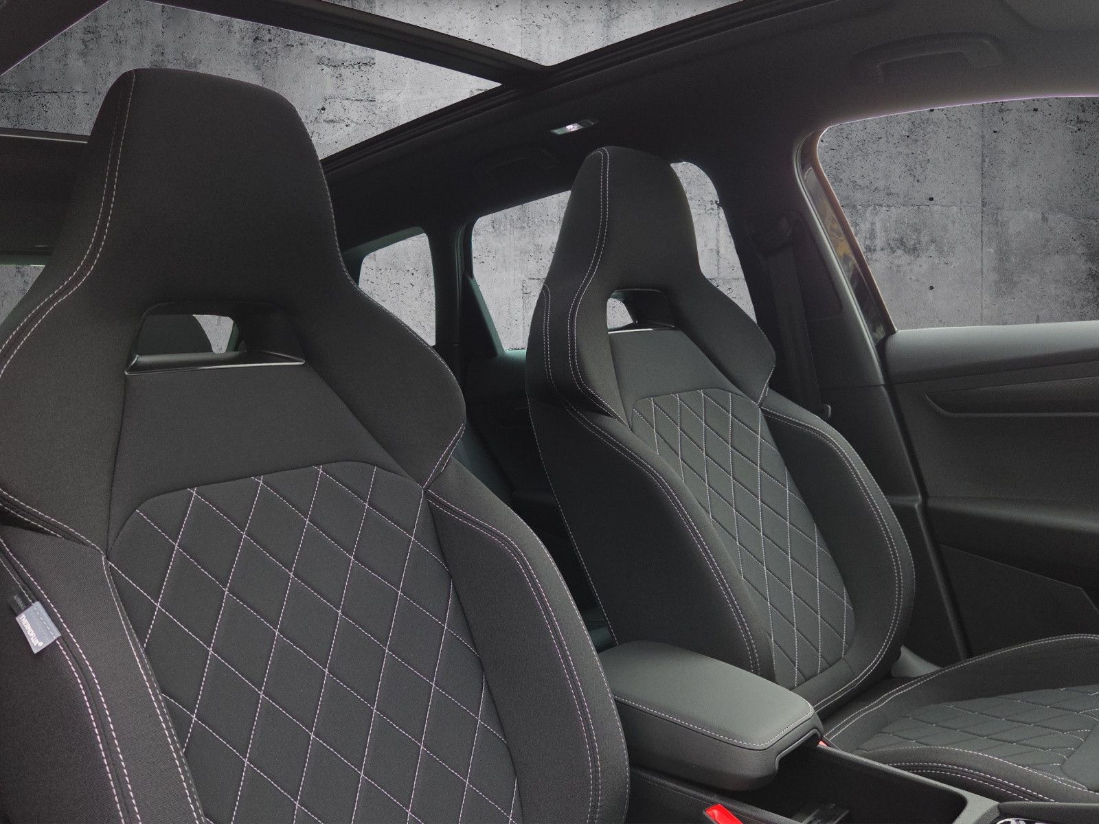 Karoq Sportline 1.5 TSI ACT DSG Pano RFK AHK