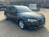 Audi A3 Limousine 1.6 TDI *STANDHEIZUNG*12 Garantie - Audi A3 mit Diesel-Antrieb: 1.6