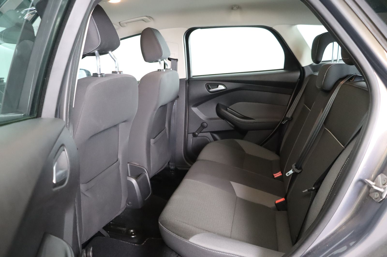 Fahrzeugabbildung Ford Focus 1.6 EcoBoost Turnier * 1. Hand * Anhängerk