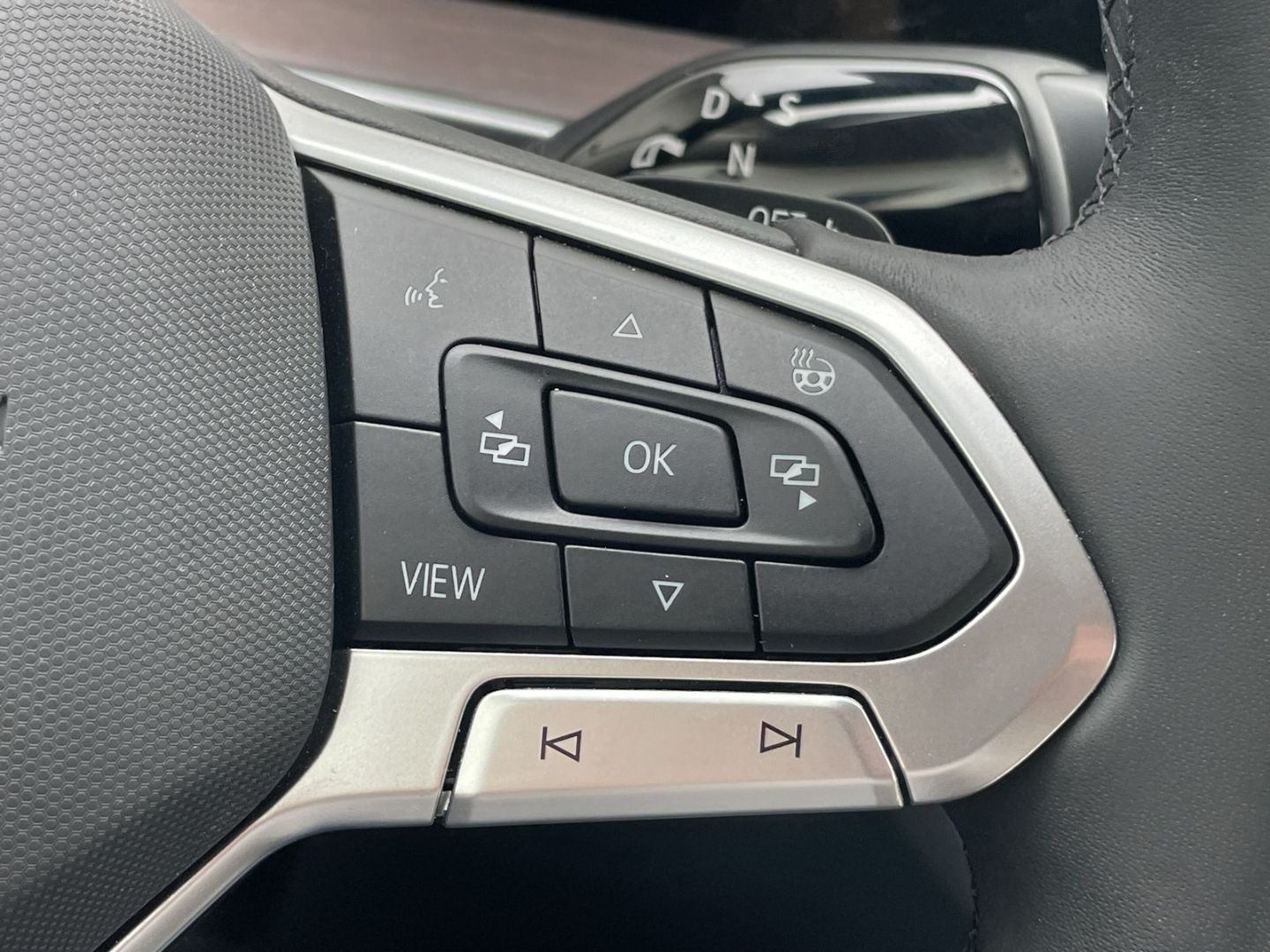 Tayron 2.0 TDI DSG Elegance AHK/Navi/Keyless/CAM