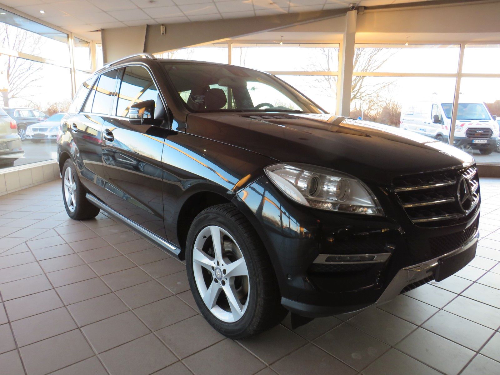Fahrzeugabbildung Mercedes-Benz ML 250 CDI*AHK*LEDER*360°*Verkers*COMAND*