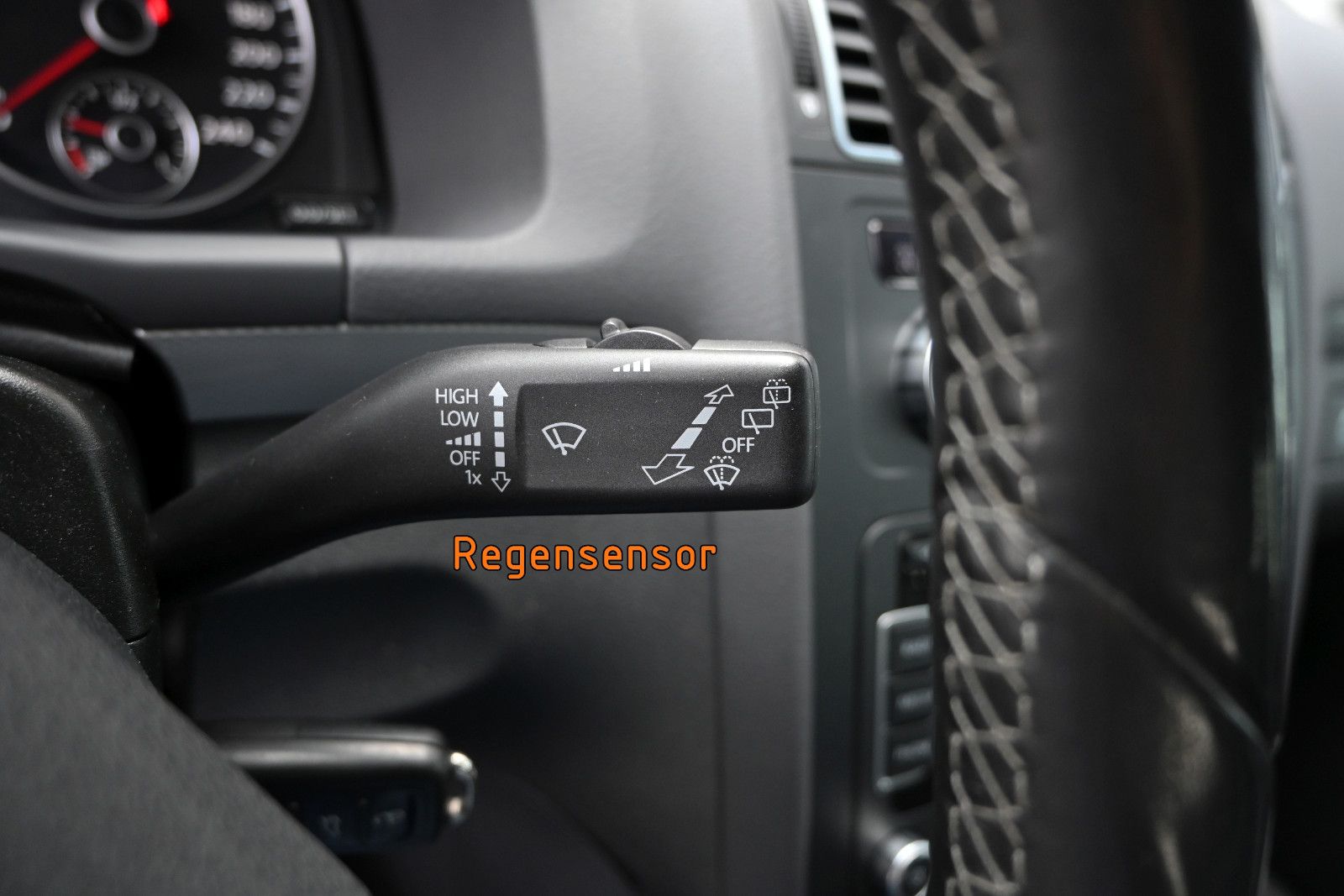 Fahrzeugabbildung Volkswagen Touran 1.2 TSI LIFE °AHK°STANDHEIZ°7-SITZE°
