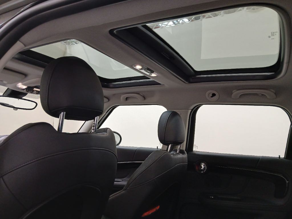 Fahrzeugabbildung MINI Countryman Cooper Classic Trim Premium Plus LED