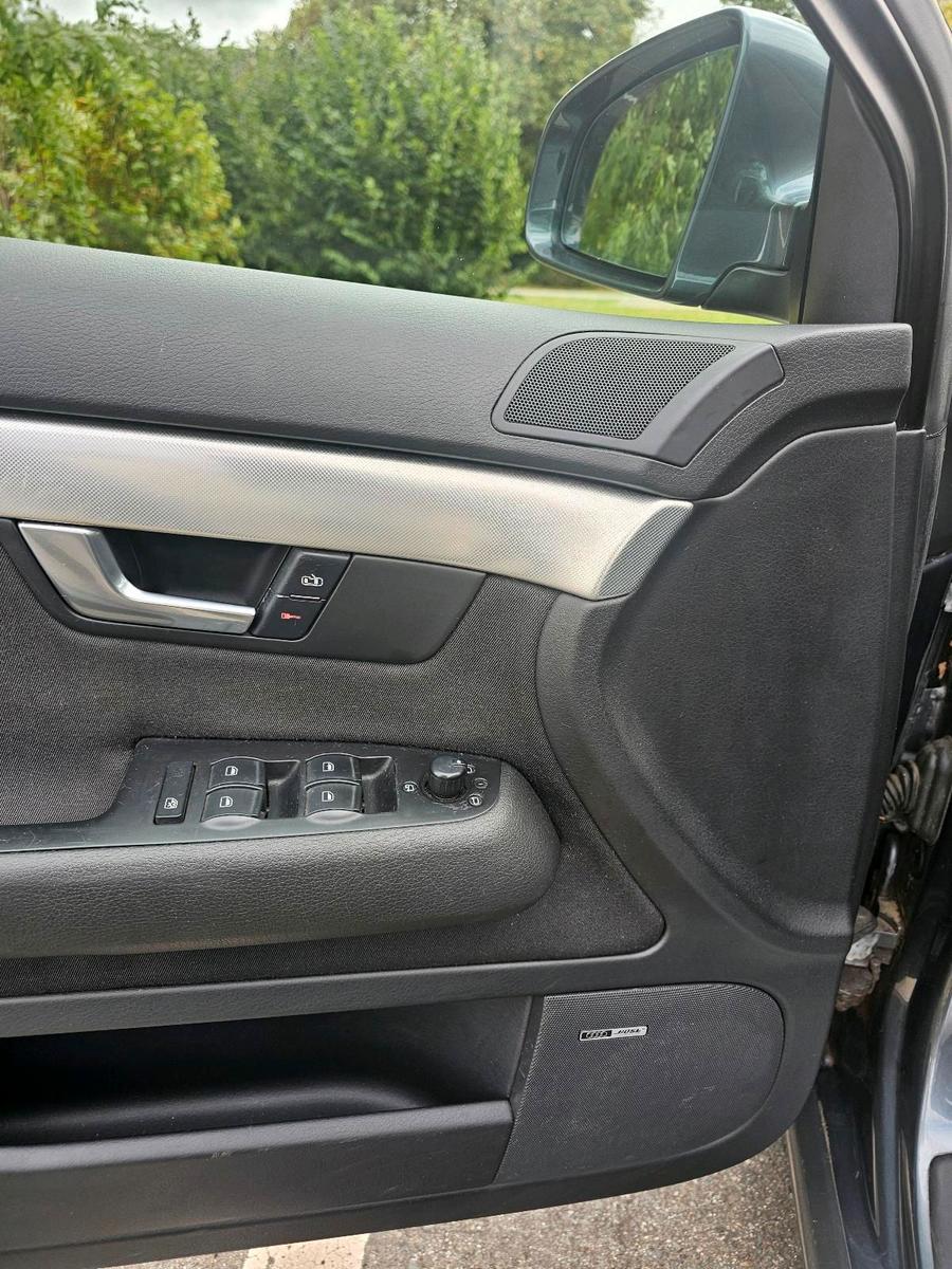 Audi A4 2005 — photo 7