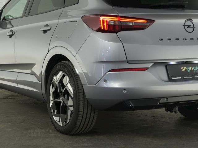 Grandland GSe PHEV 4X4 AT+AHK+NACHTSICHT+NAVI+36