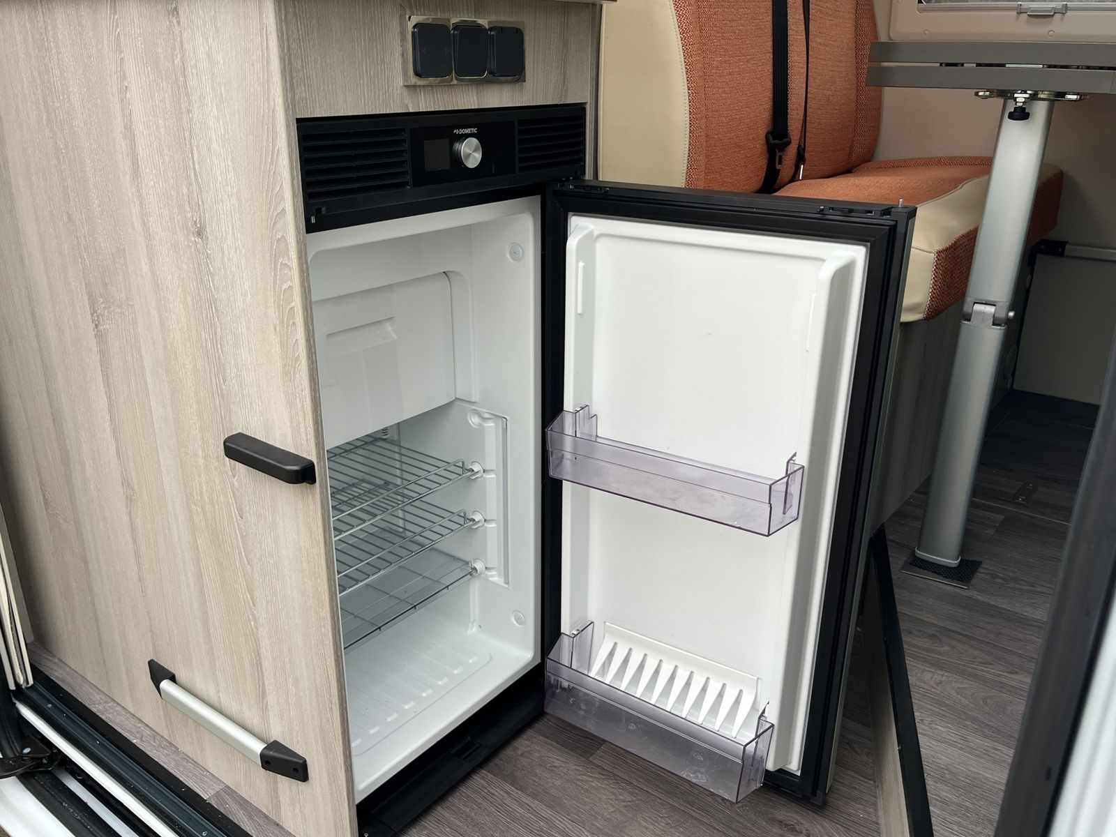 Fahrzeugabbildung Renault Ahorn Ahorn Van 620*2.3 BLUE*Solar*Markise*Alu**