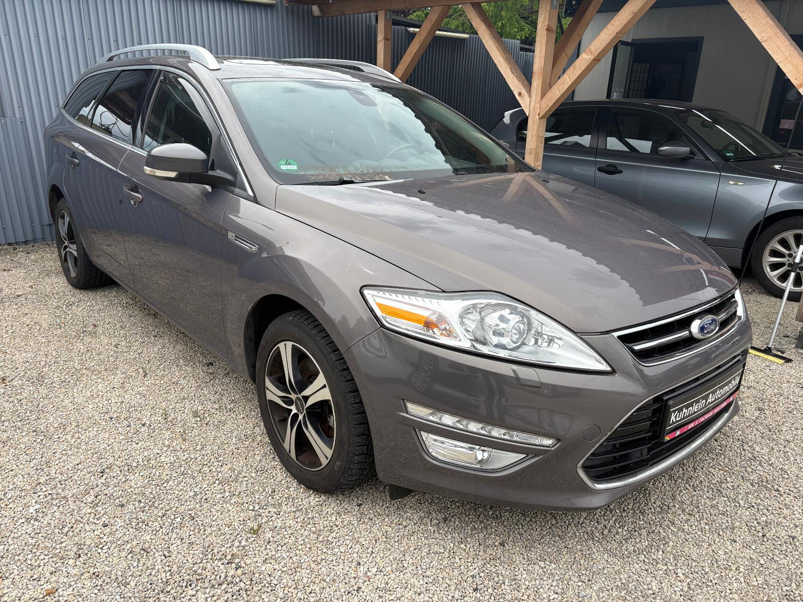 Ford Mondeo 2011 — interior