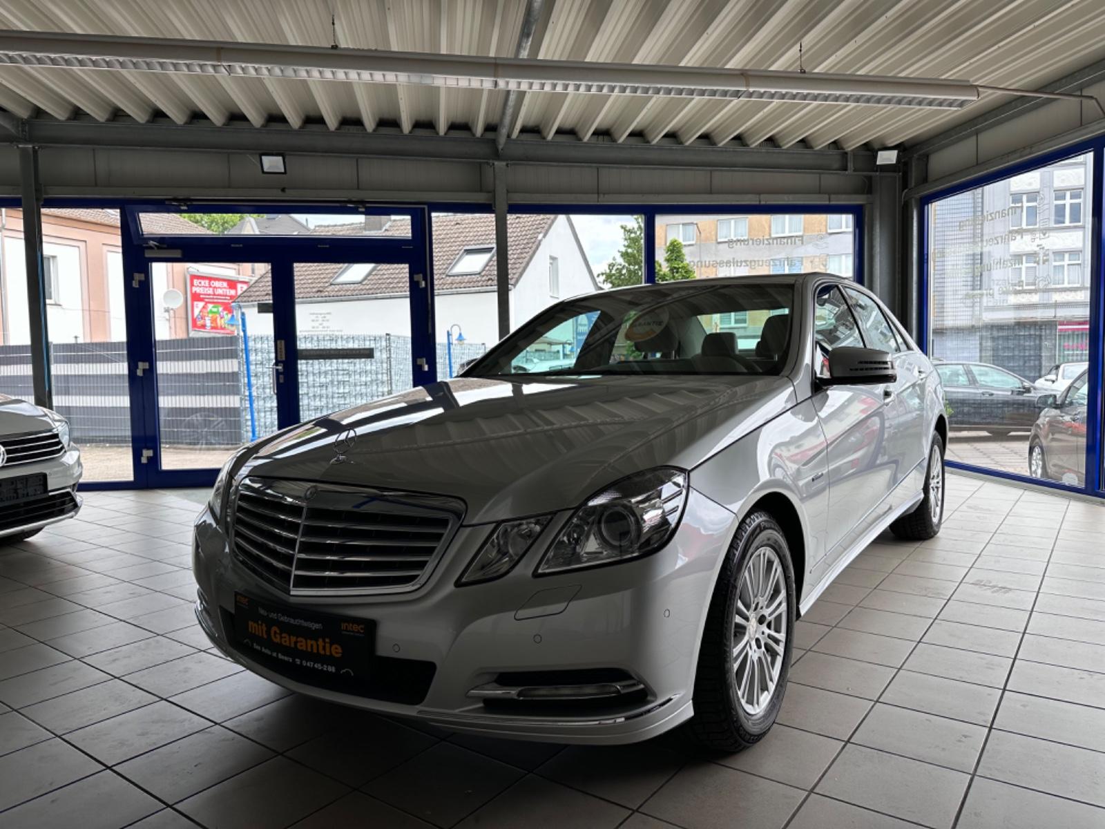 Mercedes-Benz E 220 CDI Elegance / Nur 87.TKM / Scheckheft /