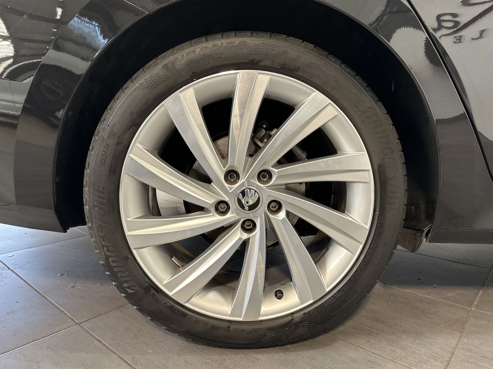 Fahrzeugabbildung SKODA Octavia Combi 2.0 TDI DSG FiEdition NAV+LED+PANO