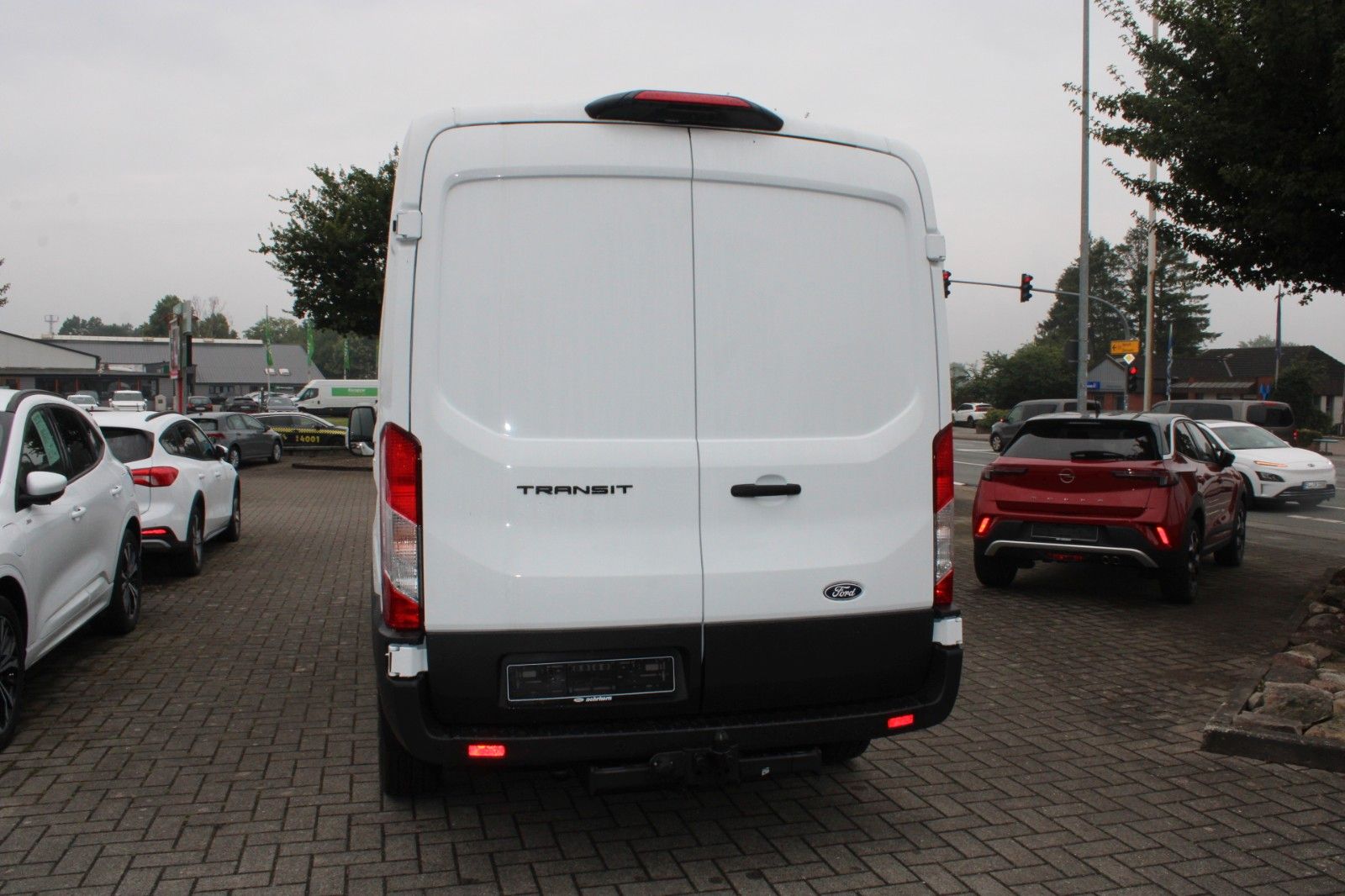 Fahrzeugabbildung Ford Transit L3 H2 LKW Kasten hoch lang KLIMA AHK CAM