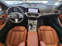 Fahrzeugabbildung BMW M340i XDRIVE LASER HUD H&K PANO CARBON SHADOW