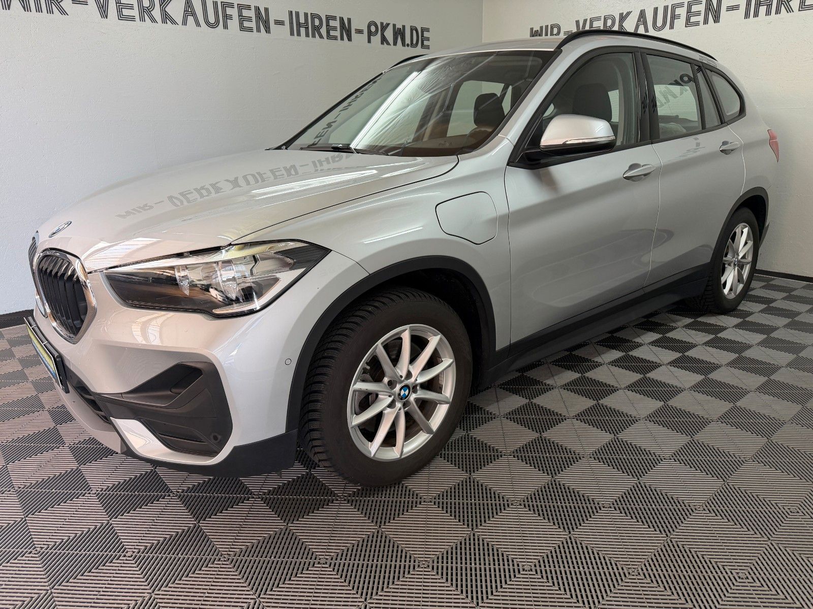 BMW X1 xDrive 25 e Advantage Hybrid 8xRäder TÜV9-27 foto 11