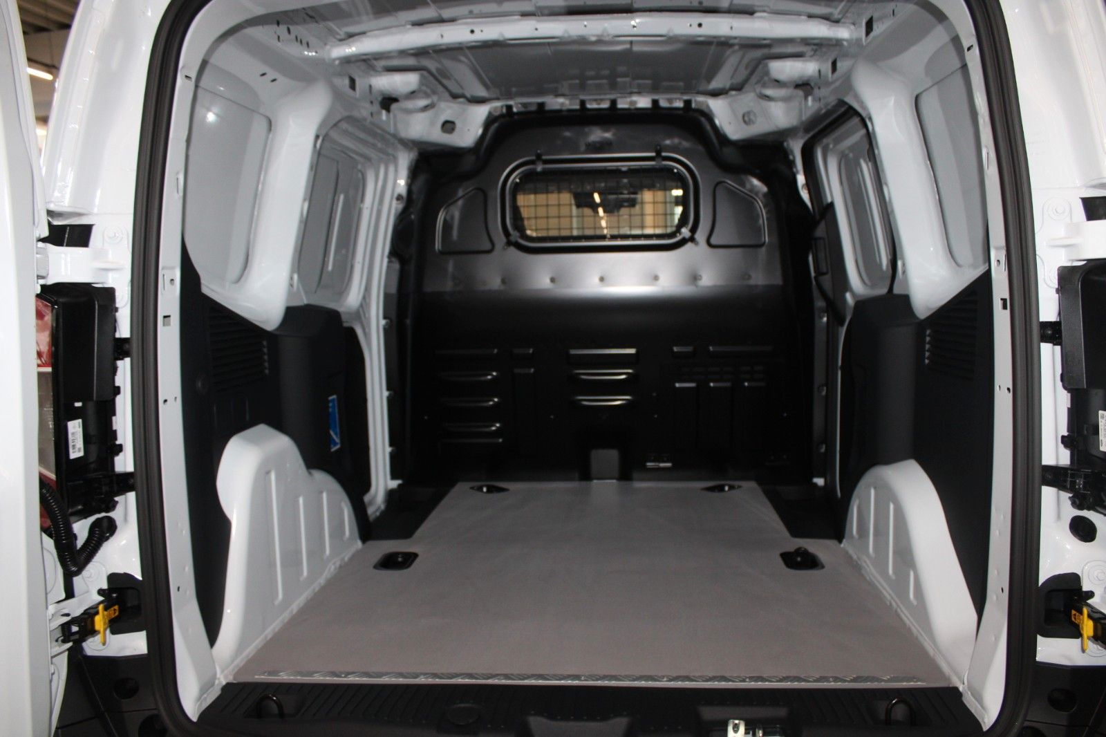Fahrzeugabbildung Ford Transit Courier TREND Kasten KLIMA WinterPaket3