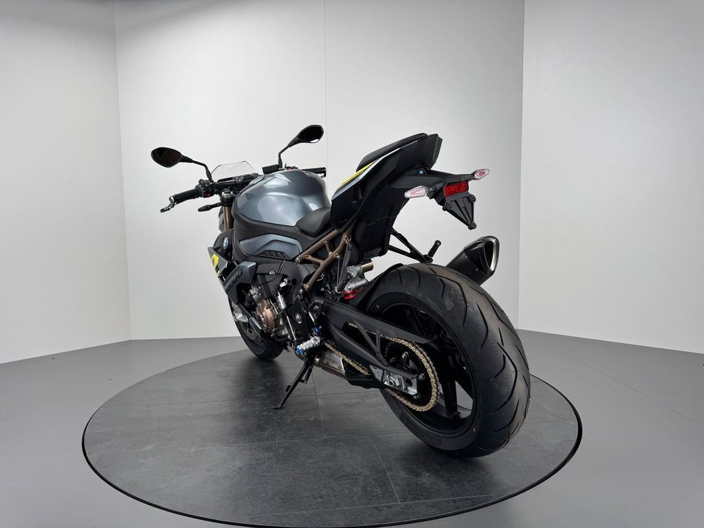 Fahrzeugabbildung BMW S1000 R *VOLLAUSSTATTUNG *SCHMIEDERÄDER