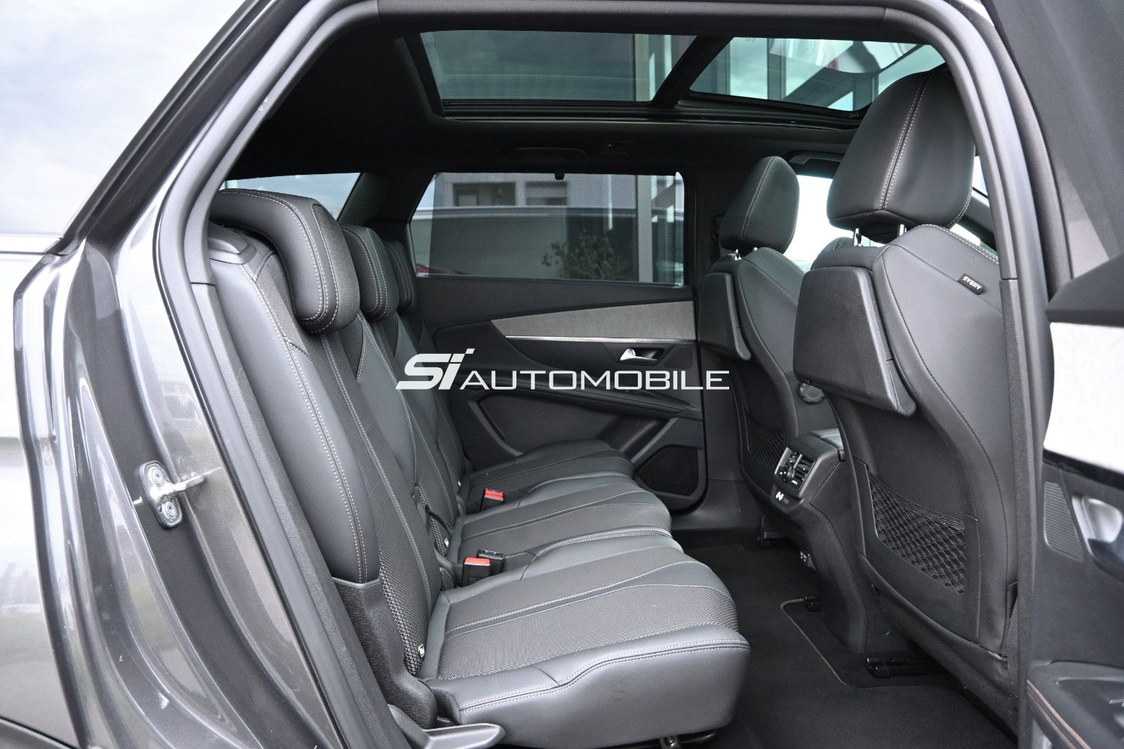 Fahrzeugabbildung Peugeot 5008 BlueHDi 130 GT °ACC°AHK°PANO°7-SITZE°ALARM°