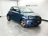 Fiat 500e Action 1. Hand Carplay - Fiat 500e mit Elektro-Antrieb: Blau, mit Navigationssystem