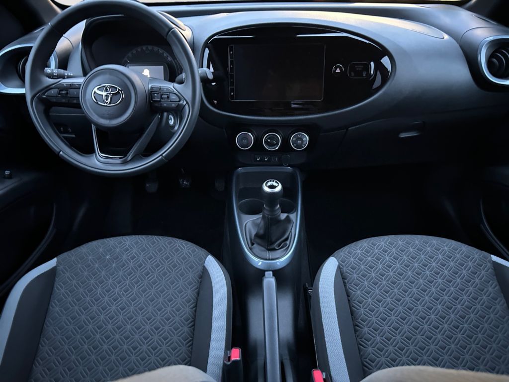 Fahrzeugabbildung Toyota Aygo X Team D