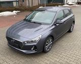 Hyundai i30 Navi/Kamera/Tempomat/Spurhalte/LH - Hyundai i30 Gebrauchtwagen in Frankfurt