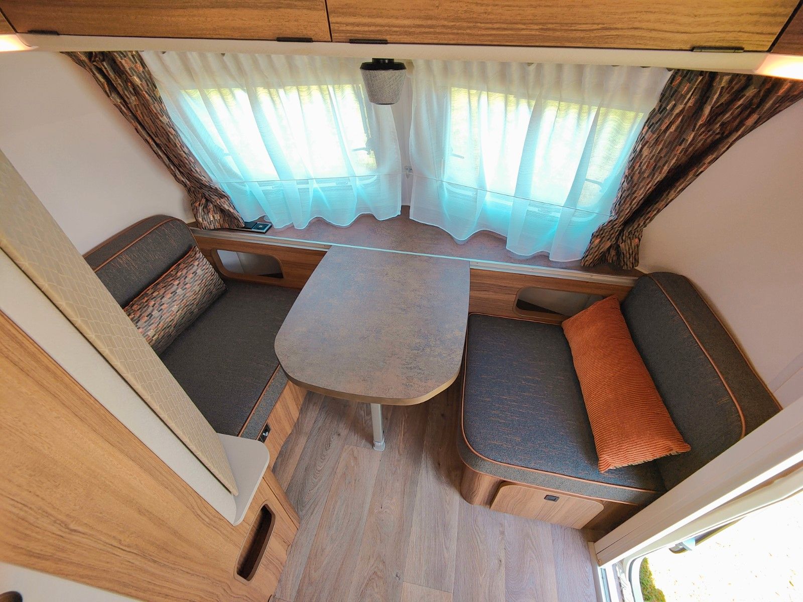 Fahrzeugabbildung HYMER / ERIBA / HYMERCAR Touring 542 Legend Urban 2026