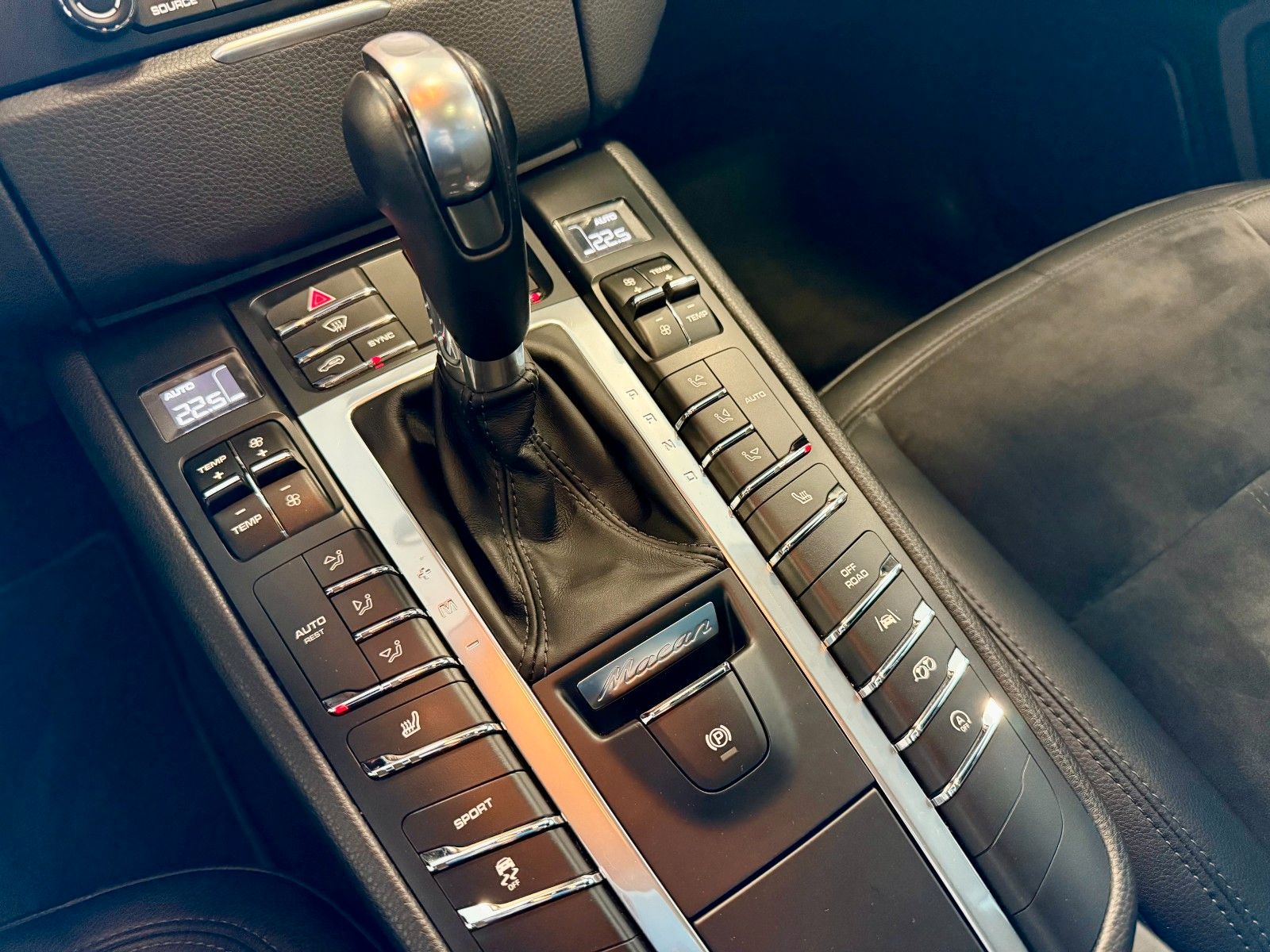 Fahrzeugabbildung Porsche Macan S Panorama, BOSE, DAB, Sportabgasanlage