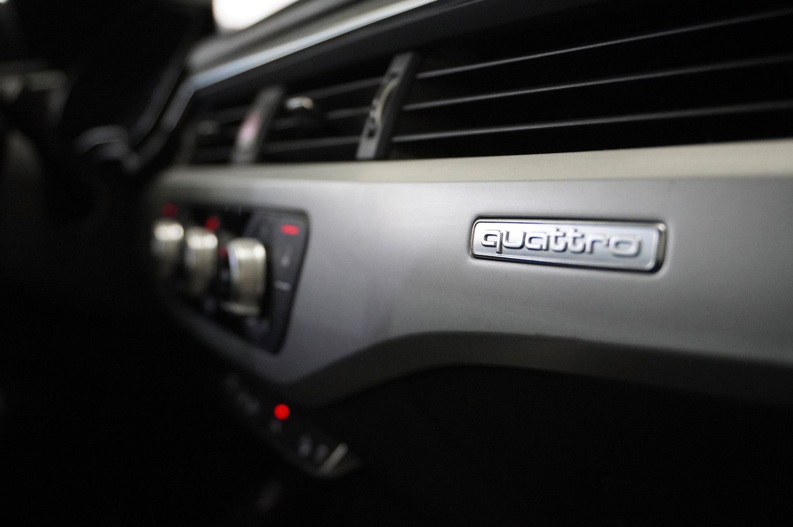 Fahrzeugabbildung Audi A4 Allroad quattro 45 TFSI LEDER/MMI/SHZ/LED/AHK