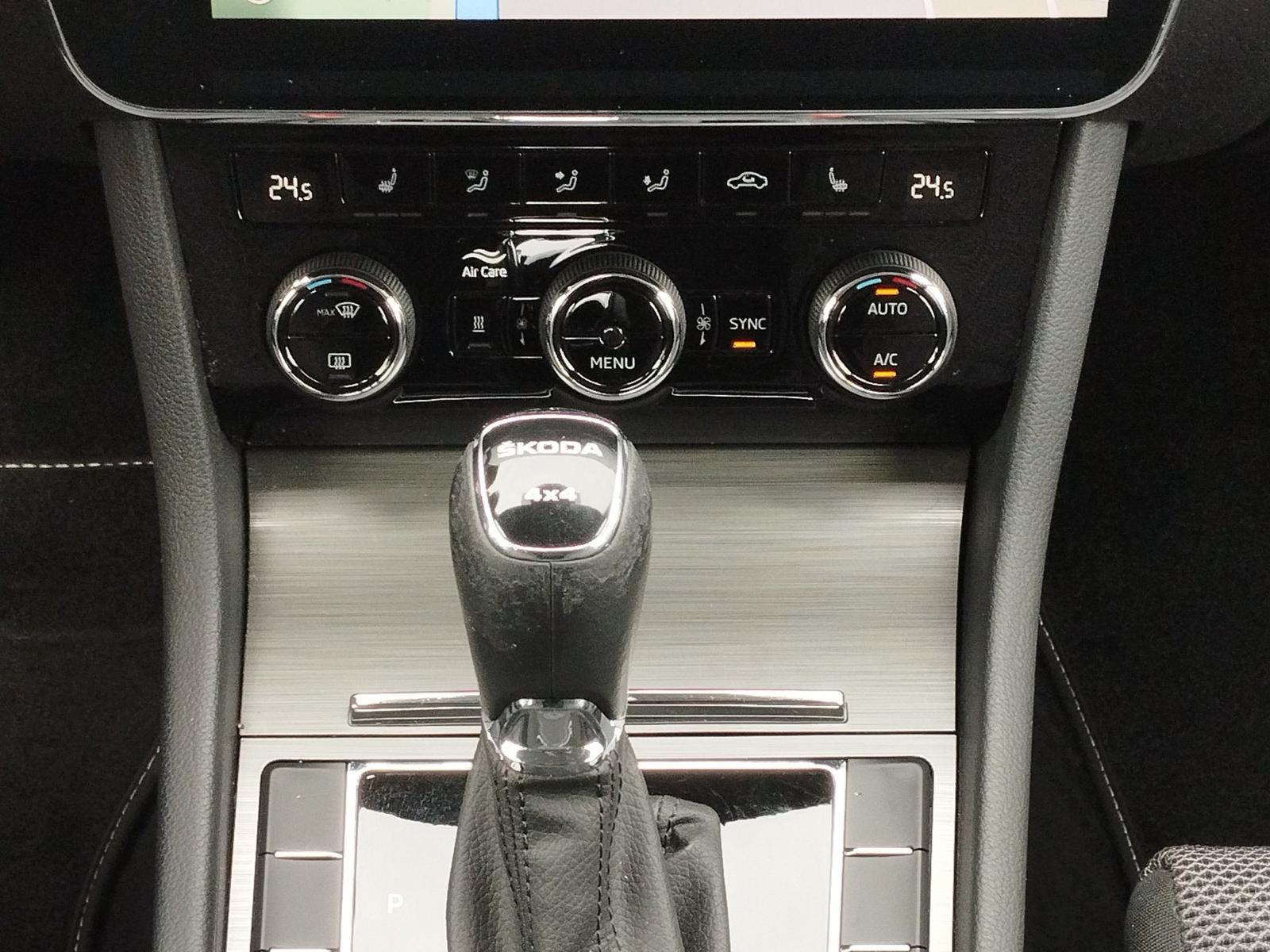 Skoda Superb Combi 2.0 TDI Style 4x4 DSG 360°*ACC*AHK