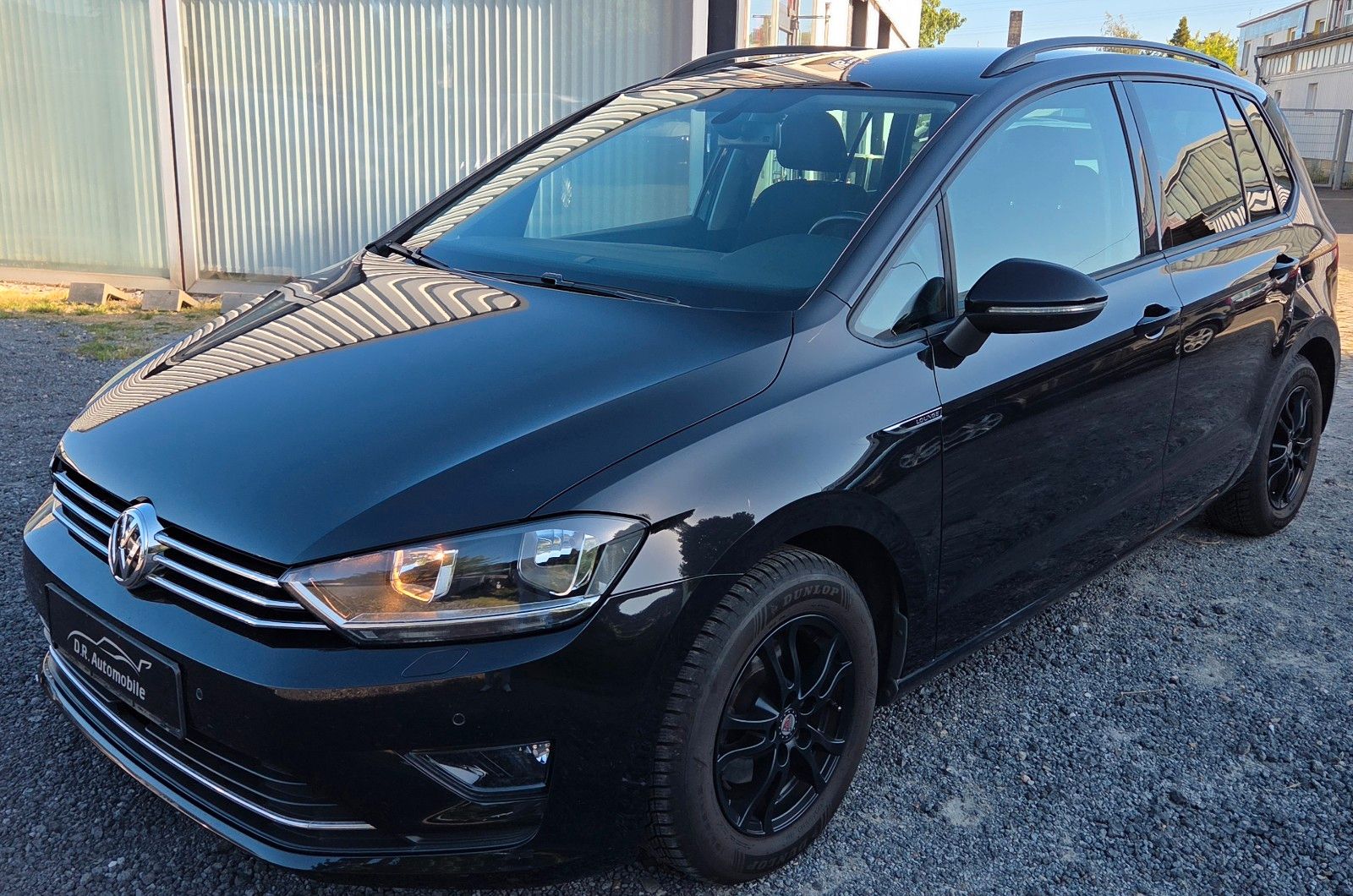 Volkswagen Golf - 1