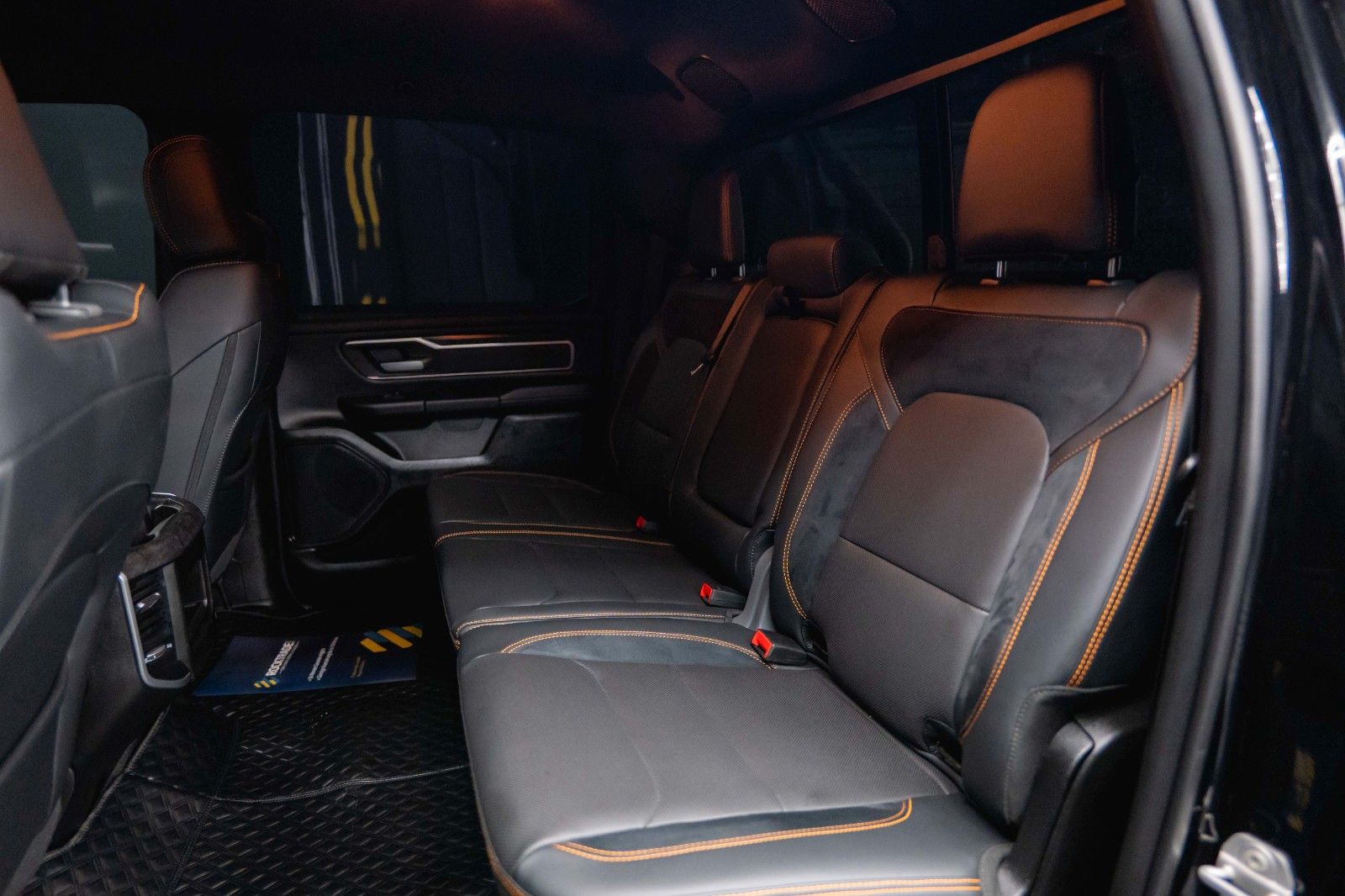 Fahrzeugabbildung Dodge RAM 5.7 V8 HEMI 4x4 OFFROAD Night Limited 19%