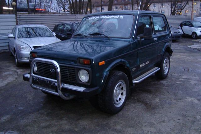 Lada Niva 1.7i Only