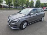 Mercedes-Benz B 220 d - graue Mercedes-Benz B 220