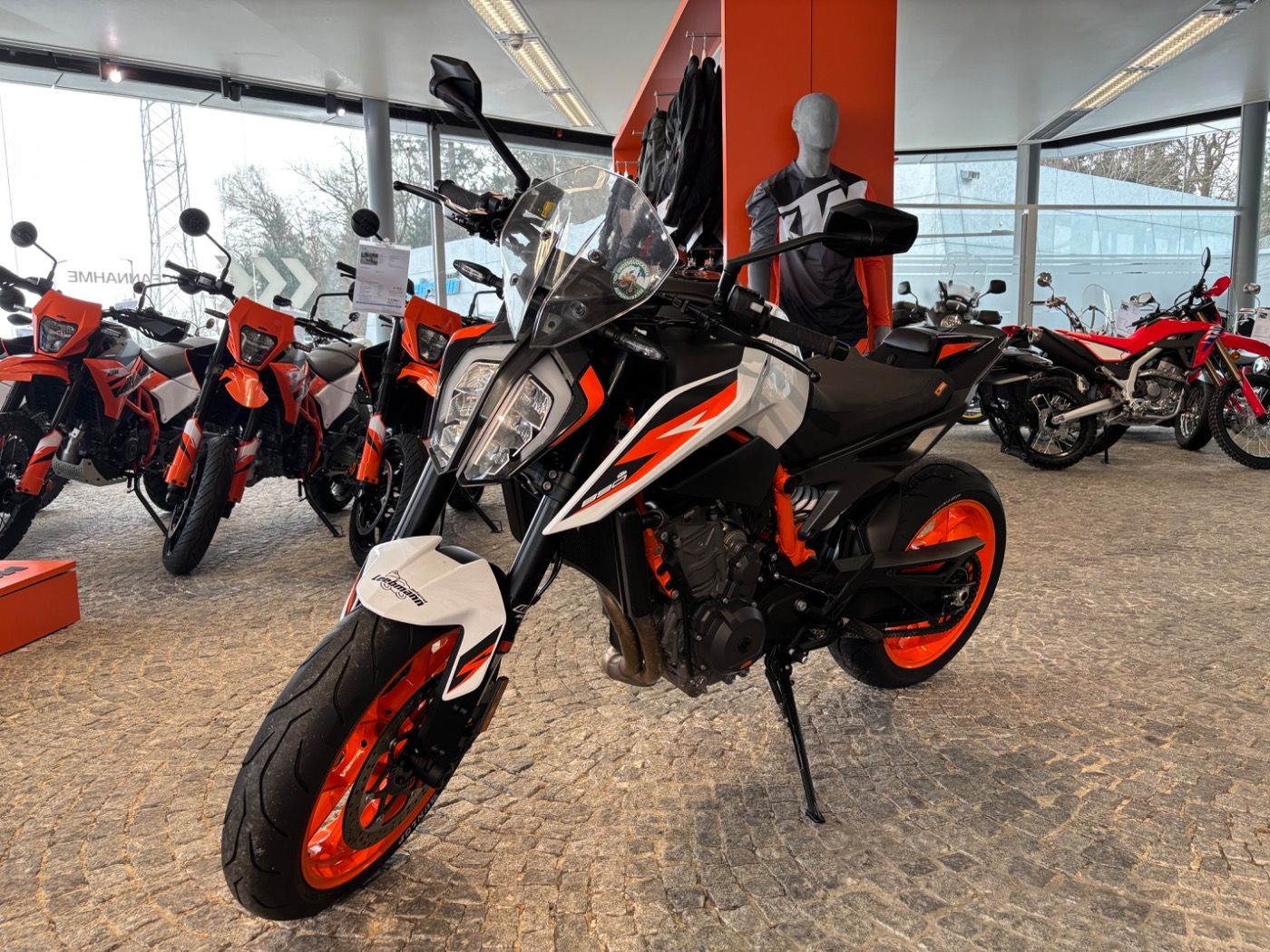 Fahrzeugabbildung KTM 890 Duke R TechPack