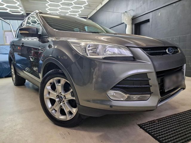 Ford Kuga 2,0TDCI Titanium 4x4*AHK*TÜV 01/...