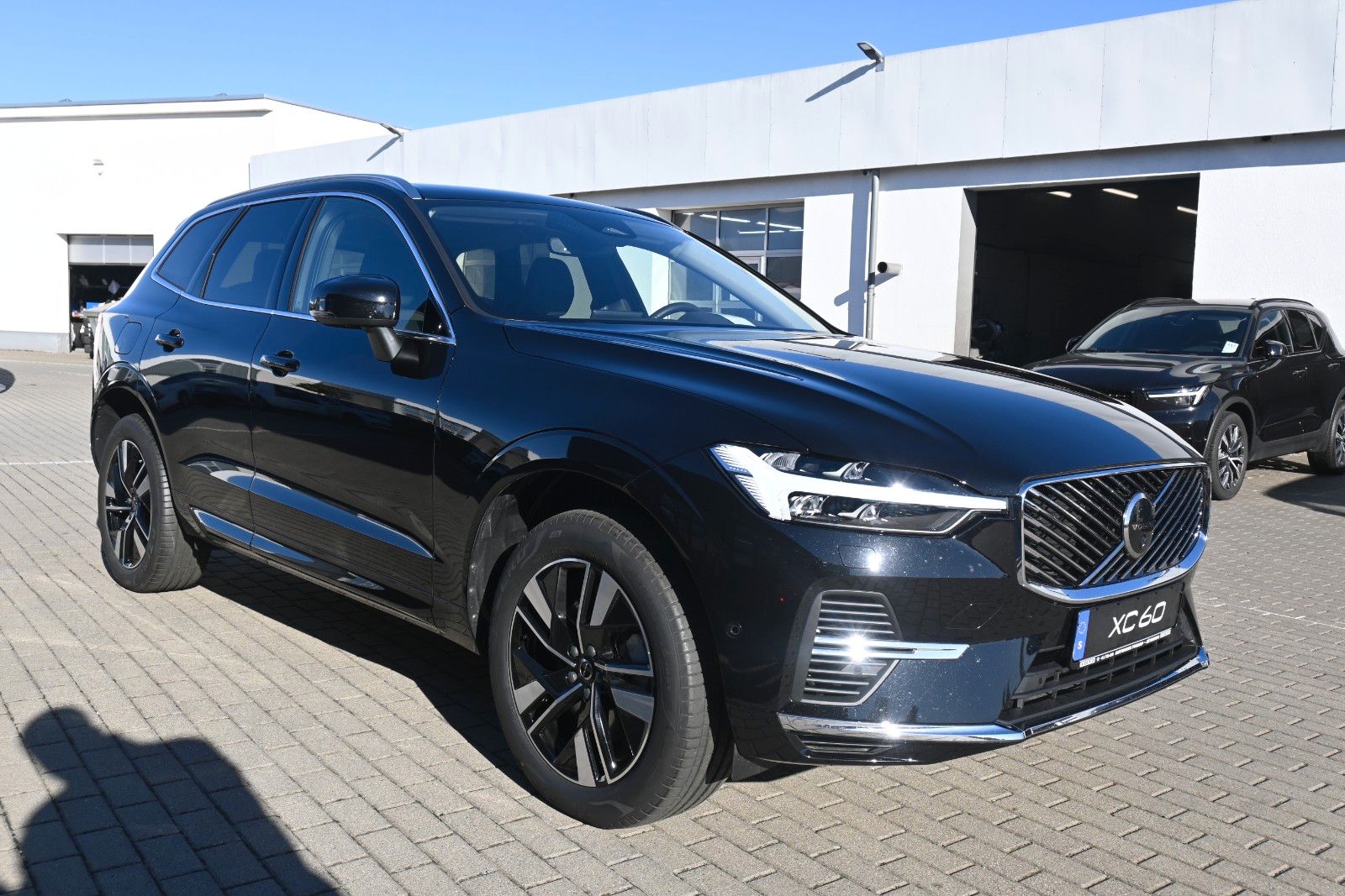 Fahrzeugabbildung Volvo XC60 T6 Plug-in Hybrid AWD Plus Bright*360°*ACC