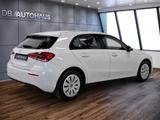 Mercedes-Benz A 180 MBUX Advanced-Paket LED - Mercedes-Benz A-Class: Advanced